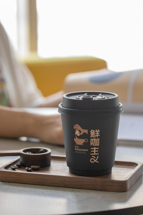 每一滴香浓，都是对打工人的深深慰藉——香飘飘鲜咖主义手作燕麦拿铁