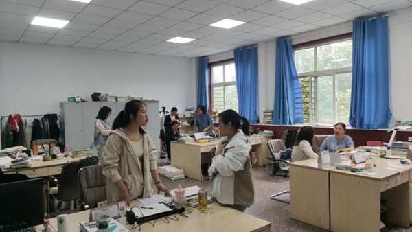 奋斗四十天 创造新奇迹—邯郸市丛台区永和学校初三一模家长会