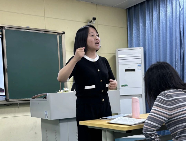 成医附小举行2024年春语文第五次大组教研活动
