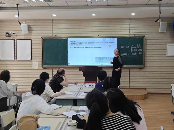 四川省乐山一中地理教研组开展教研活动