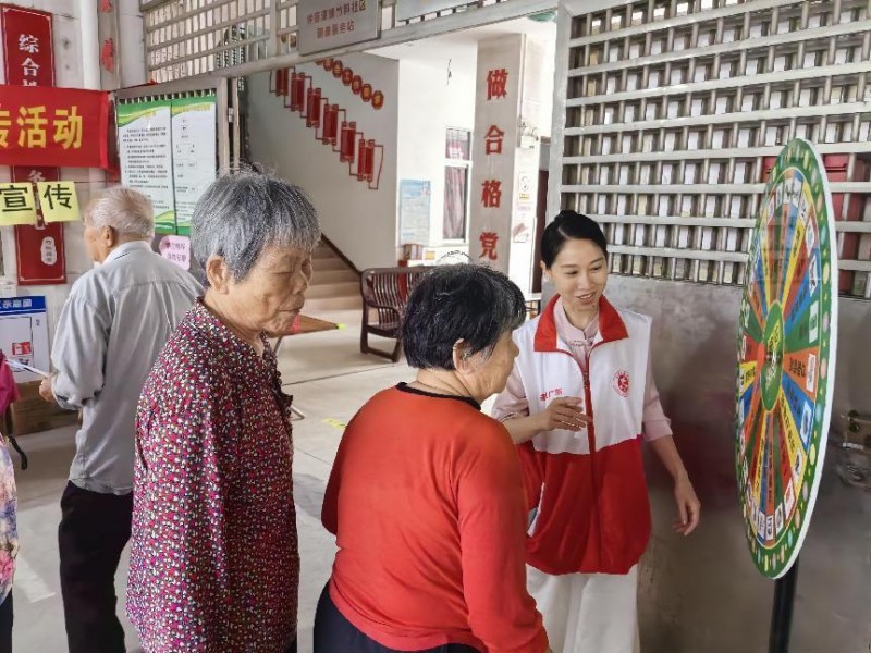钟落潭镇竹料社区开展“垃圾分类无小事，绿色社区靠大家”主题宣传活动