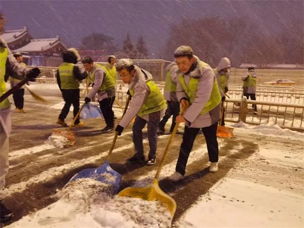 锐意进取铸辉煌 无私奉献勇担当