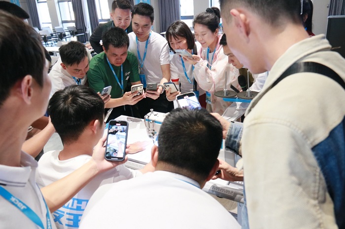 探寻缝纫技术的“前世今生”—— 缝纫达人的杰克股份工厂之旅