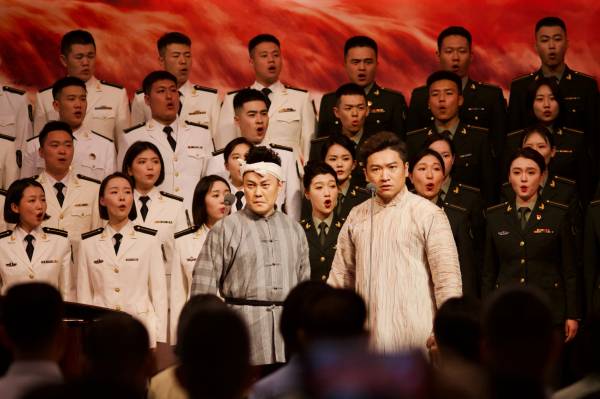 歌唱家张旭受邀原解放军艺术学院演出《黄河大合唱》