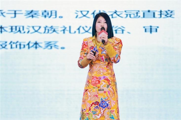 著名服装设计师傅素琴