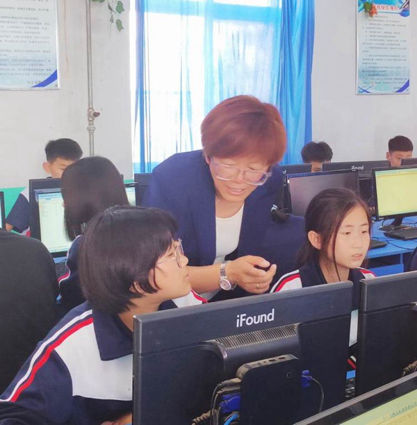 信息科技点亮课堂 送教下乡助力成长——邯郸市丛台区北湖中学迎接卫新锋名师工作室送教活动纪实