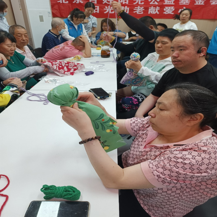 片仔癀携手北京市丰台区残联共同参加第三十四届全国助残日活动