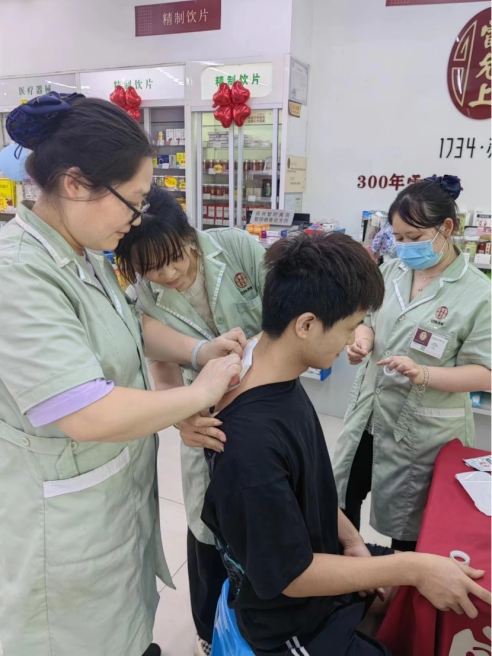 夏季“养骨”正当时，缓解腰腿疼痛推荐好医生骨痛灵酊