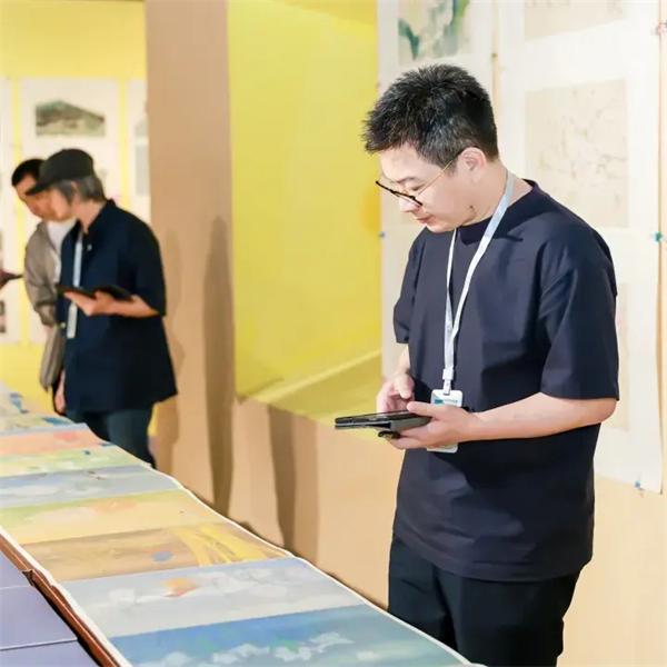 诗意江南——2024·中国工笔画（册页）作品展复评工作会圆满结束