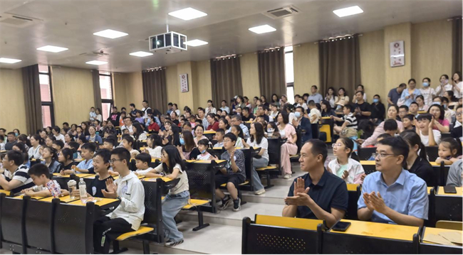 河南医专举办2024年新郑市科技周活动