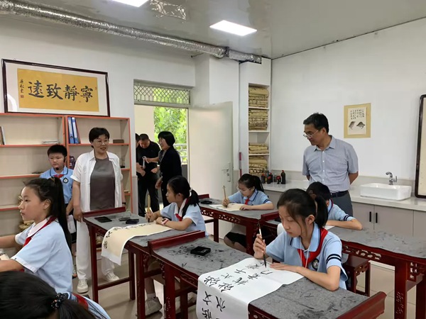 观摩交流促发展，砥砺前行展新颜--秦皇岛北戴河新区参观团赴邯郸市丛台区连城小学参观交流