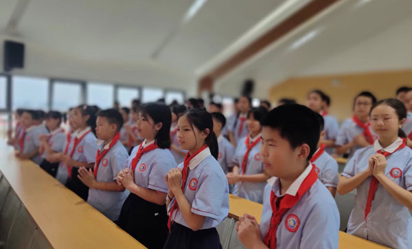 眉山天府新区青龙小学举行2024教师荣休活动
