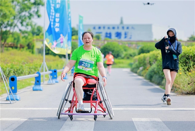 成都第十一届全民健身残疾人迷你马拉松精彩开赛
