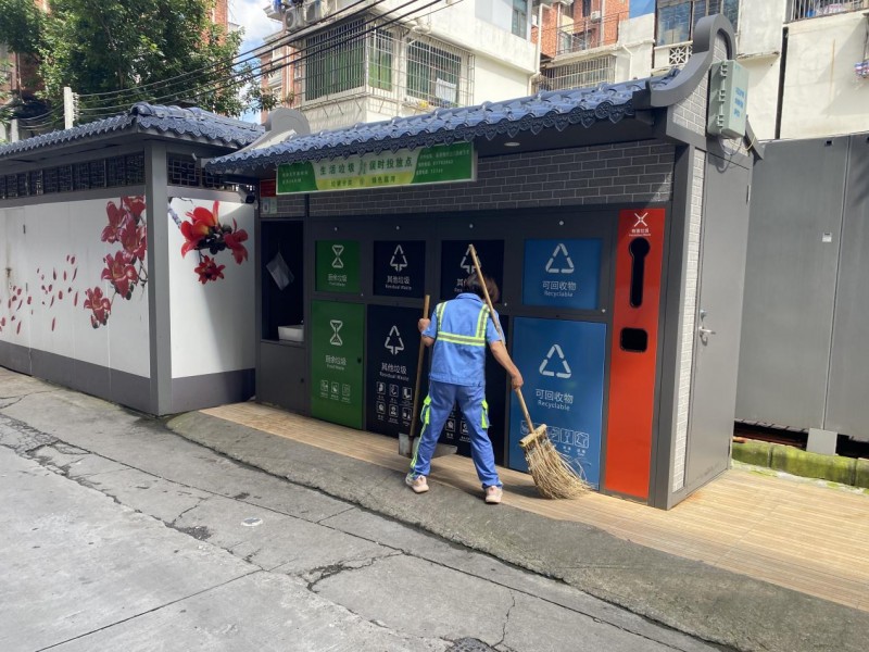 昌华街强化垃圾分类维护管养水平,提升分类投放点“硬实力”