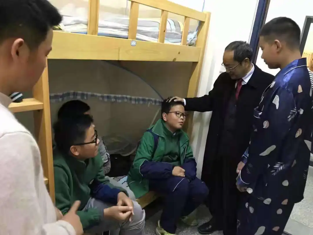 实外五龙山高考奇迹：从平凡到卓越，最高 636 分