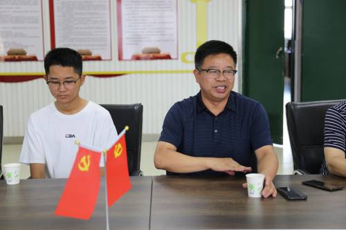 蒙城县三义路中学召开优秀学生座谈会 助力学生梦想启航