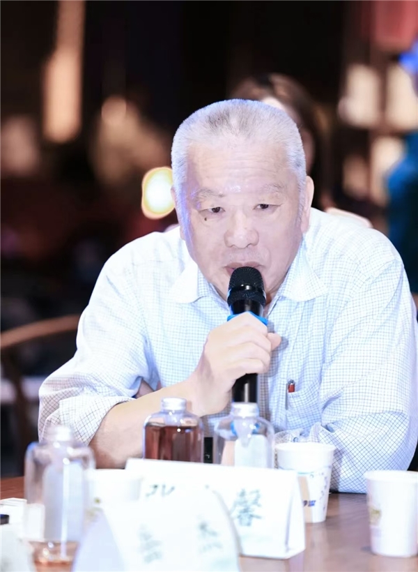 FlyDeliver(FD配送)副总裁刘品恒出席中外企业合作交流座谈会