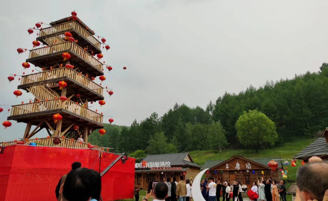 婚礼大绣球·抛出正能量——婚礼中国大爱传递圆满落幕
