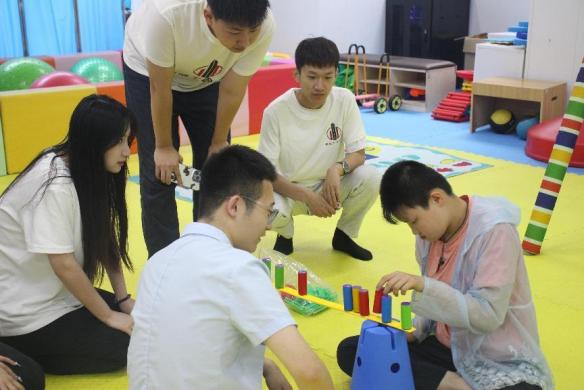 黑龙江东方学院建筑工程学院 微光“童”行暑期社会实践团队开展教育关爱系列活动