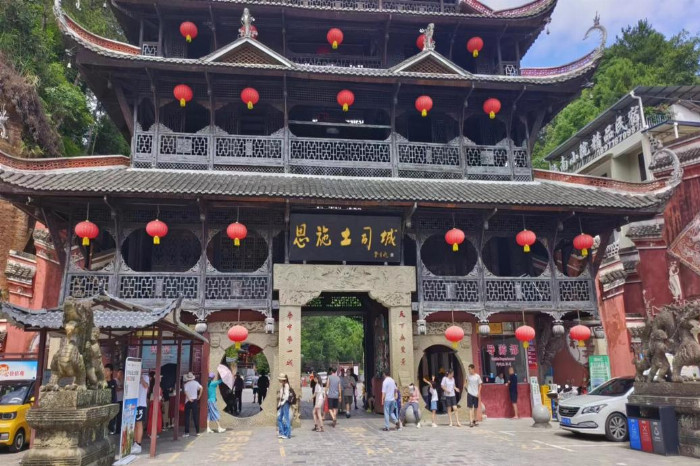 走访恩施见现代化文旅盛业,凝聚动力促新商科青年前行