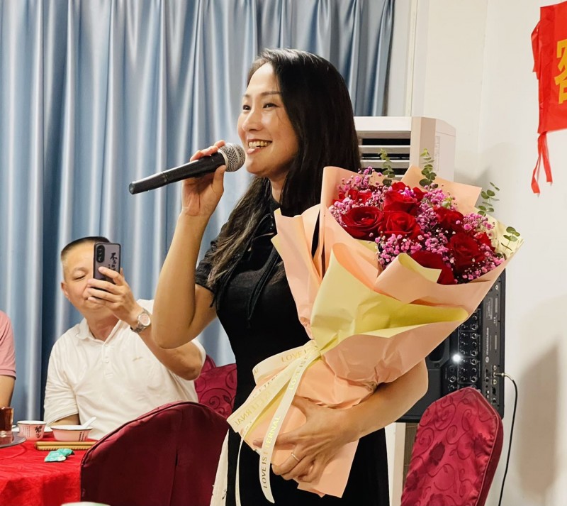荣获2023年度广东省优秀音乐家称号的李晓茜女士