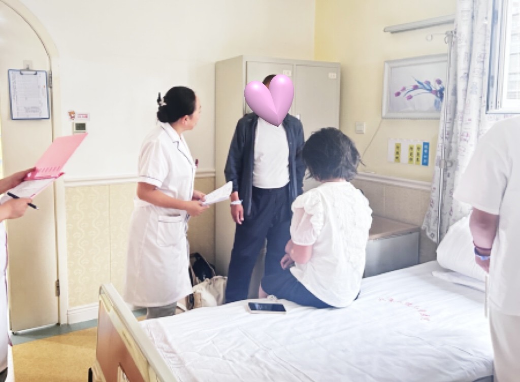 11岁女孩陷入情绪障碍,情绪奔溃自伤,陈青主任与徐静主任携手为患儿制定个性化治疗方案!