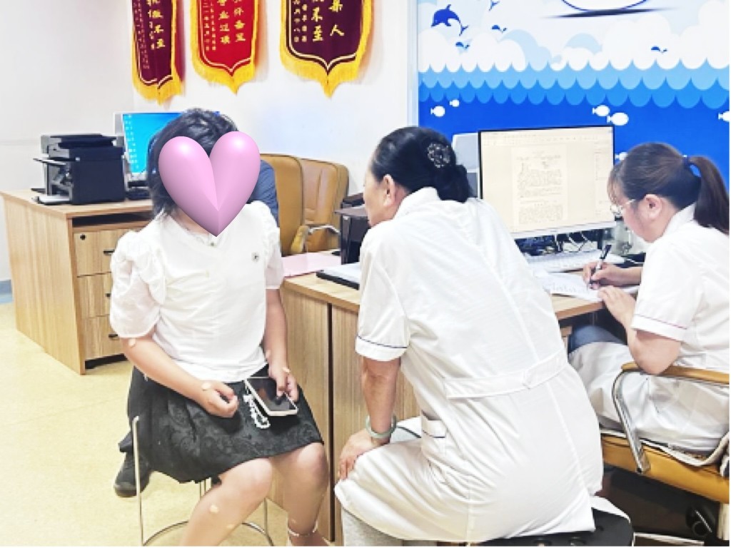 11岁女孩陷入情绪障碍,情绪奔溃自伤,陈青主任与徐静主任携手为患儿制定个性化治疗方案!