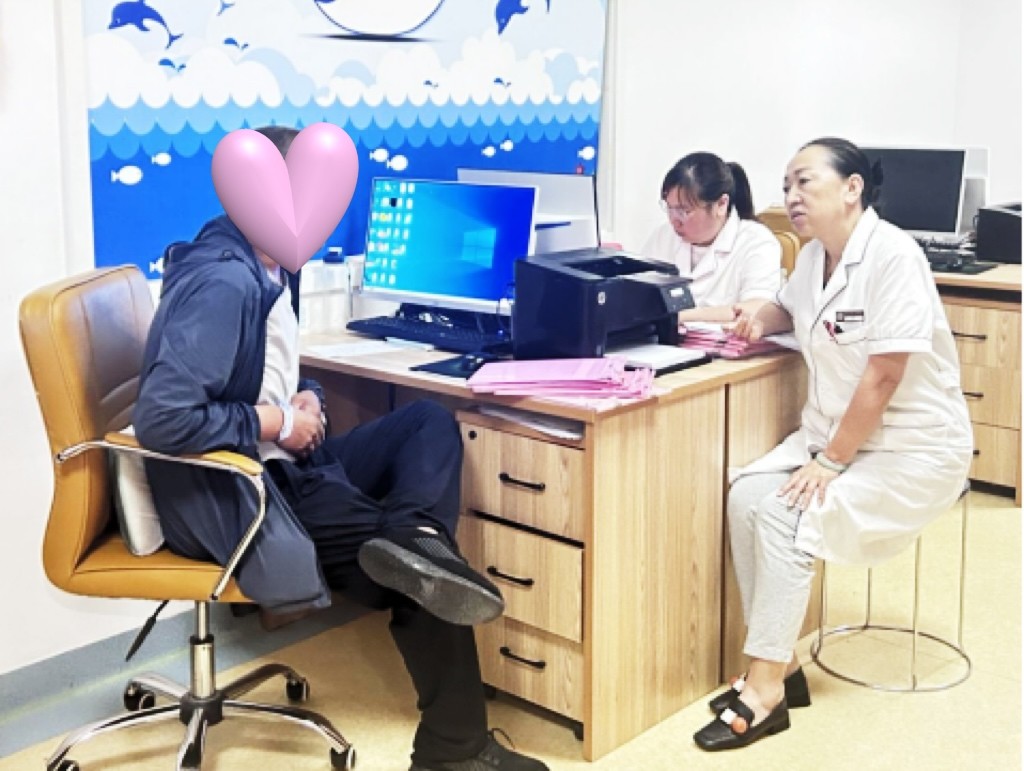 11岁女孩陷入情绪障碍,情绪奔溃自伤,陈青主任与徐静主任携手为患儿制定个性化治疗方案!