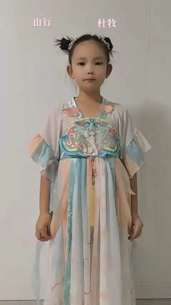缤纷一夏 “语”你共享——邯郸市丛台区第二实验小学暑假语文“读写诵”系列活动（二）