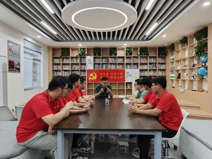 “光农融合促发展·共绘乡村新画卷：巢湖学院“阳光智汇”实践团队调研小南京村光伏产业园