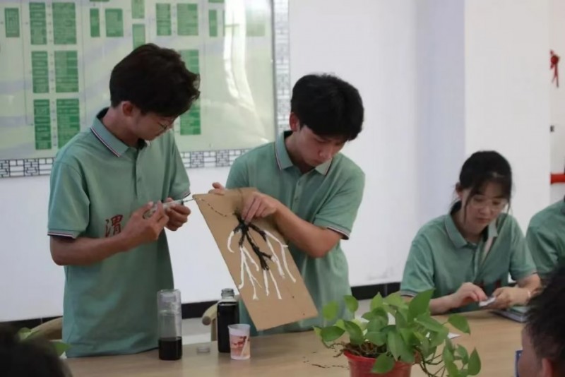 渭南师范学院“青春护航，拒让毒来”禁毒调研宣讲团暑期“三下乡”社会实践活动纪实