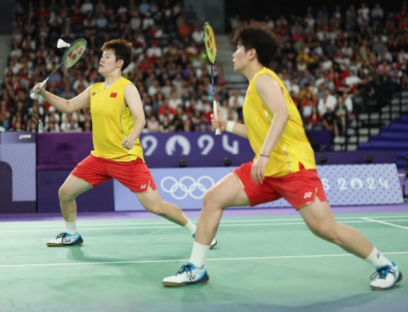 极兔·李永波俱乐部刘圣书巴黎奥运摘银 中国女双再铸辉煌