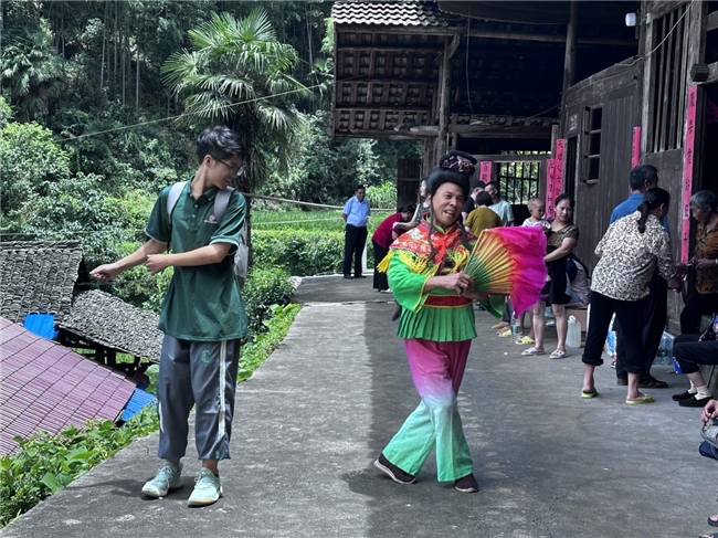 溆浦青年·推普之歌：民族、儿童与乡村振兴的和谐交响