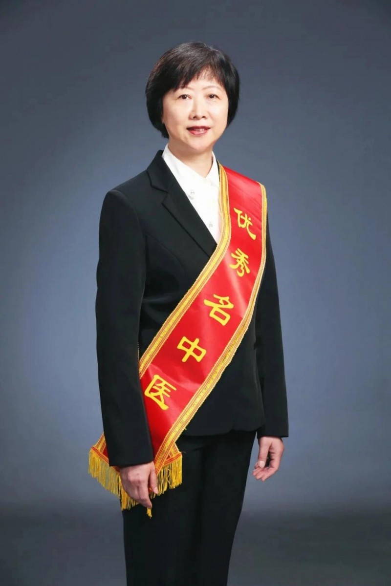 东城中医医院特聘专家曲剑华：内调外治巧解暑夏湿疹袭扰