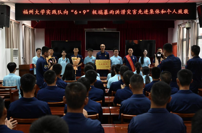 砥砺奋进·共绘辉煌丨访英雄悟消防魂,践青春绘碳新篇