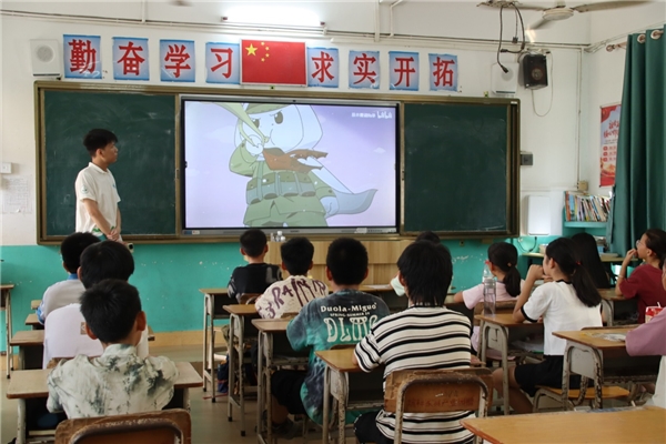 新华学子资助下乡行：资助兴学促发展，志愿携手共成长