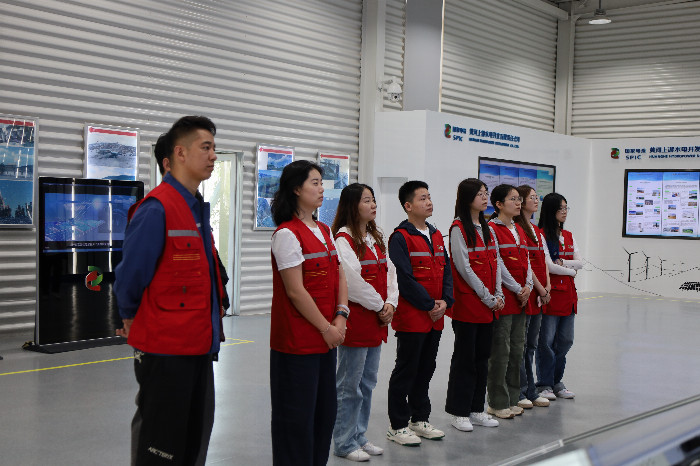 华北电力大学遇见心宁实践团深入青海,感受新能源发展的无限潜力