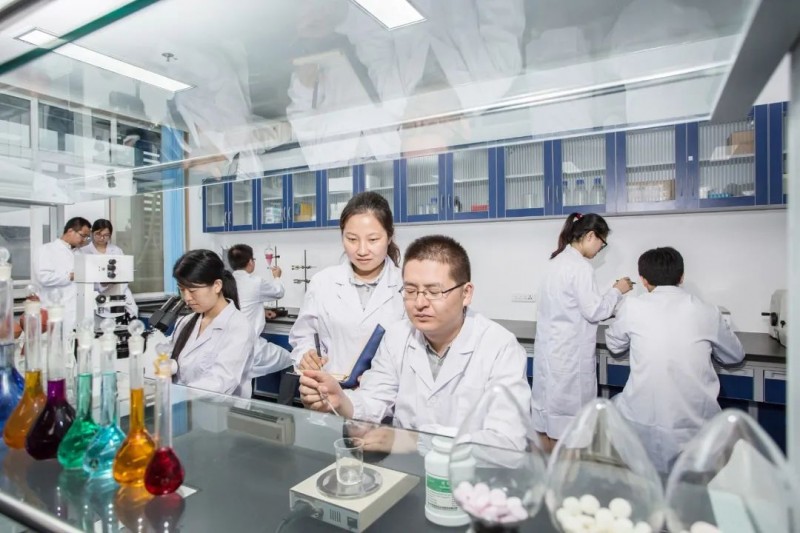 巨子生物上市至今，持续以科技赋能高质量发展