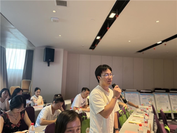 成都市龙泉驿区:深化工伤预防 为企业保驾护航