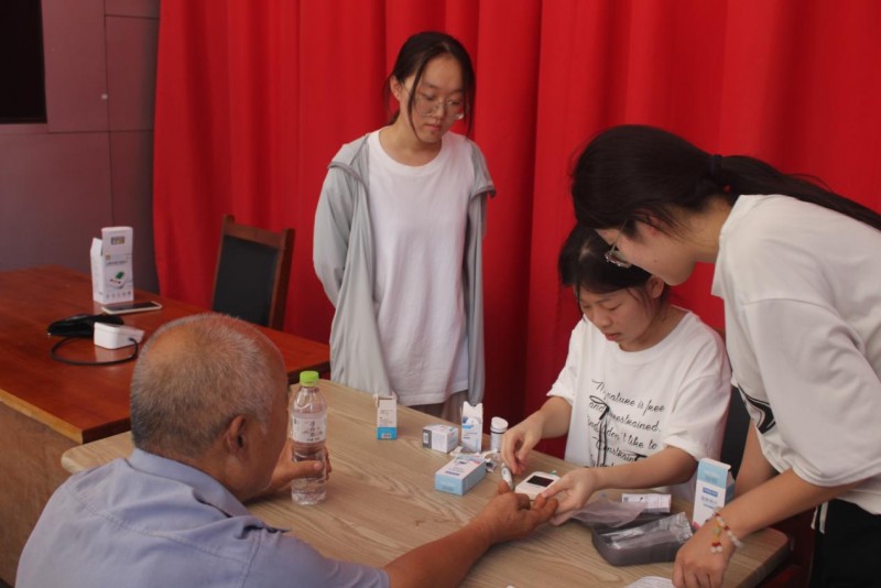乡医筑梦，雅韵健康行：大学生“三下乡”活动走进临朐县隐士村