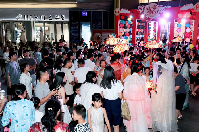吾悦广场华中区域各广场“幸福中国家”全面启动，喜迎国庆！