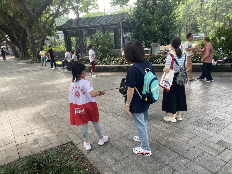 “践行新时尚 分类志愿行”昌华街开展垃圾分类全民行动日主题宣传活动