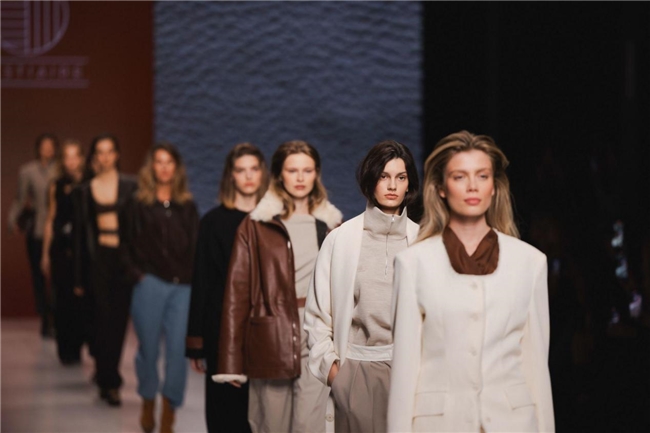 KENSUN闪耀Moscow Fashion Week中国设计师融现代创新与传统艺术