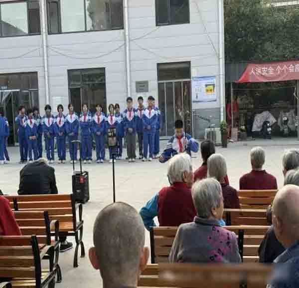 岁岁重阳秋意浓，生生敬老孝心传——邯郸市第二十七中学重阳节敬老孝亲系列志愿服务活动