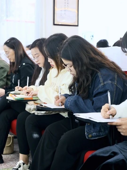 “跨”学科之界，研诗文之美