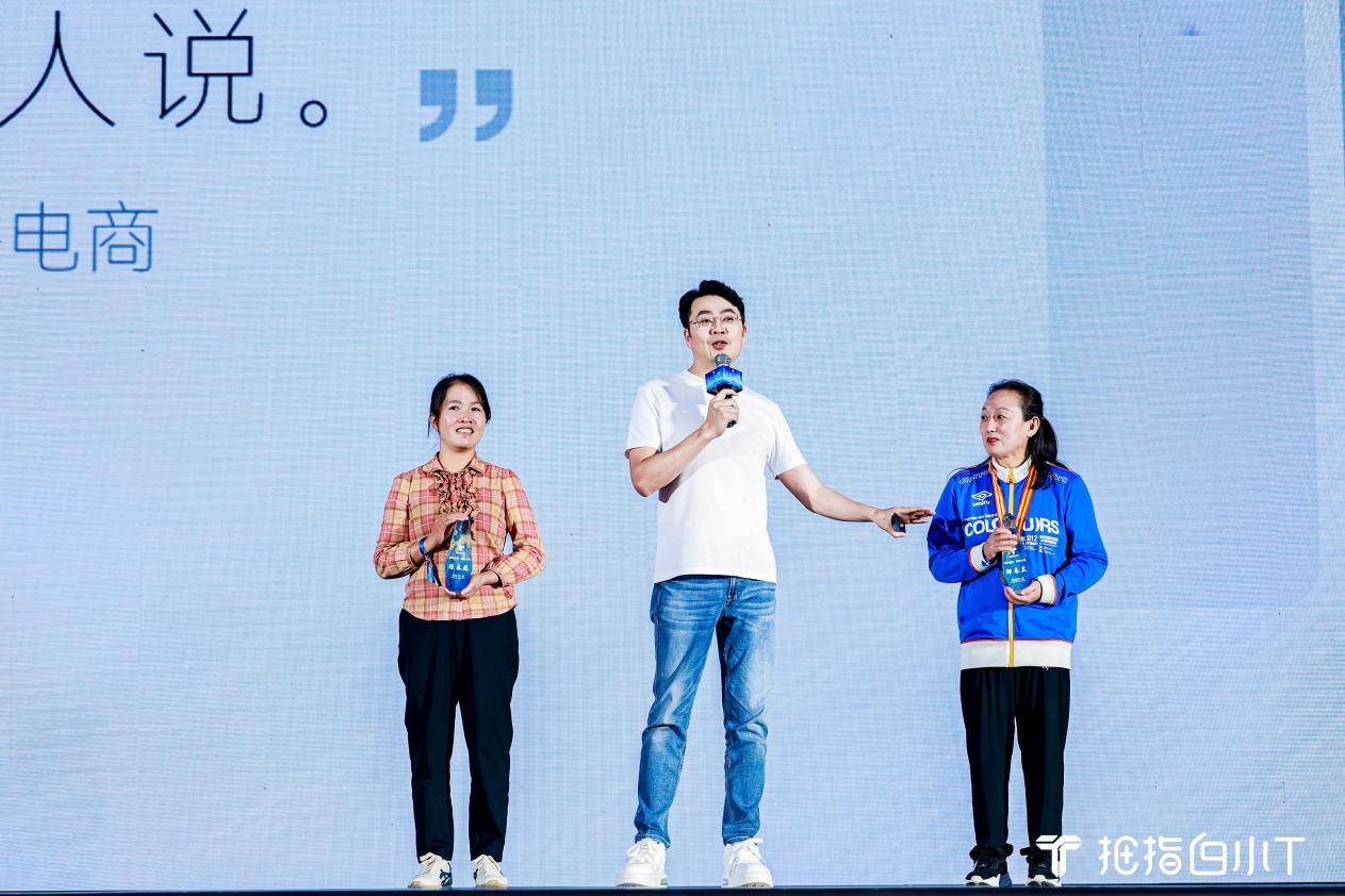 白小T：当服装品牌有了格局， 是多可怕的一件事