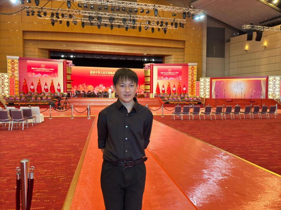 少年指挥廖偲楷执棒湾区爱乐香港乐团，为新中国成立75周年华诞献礼！
