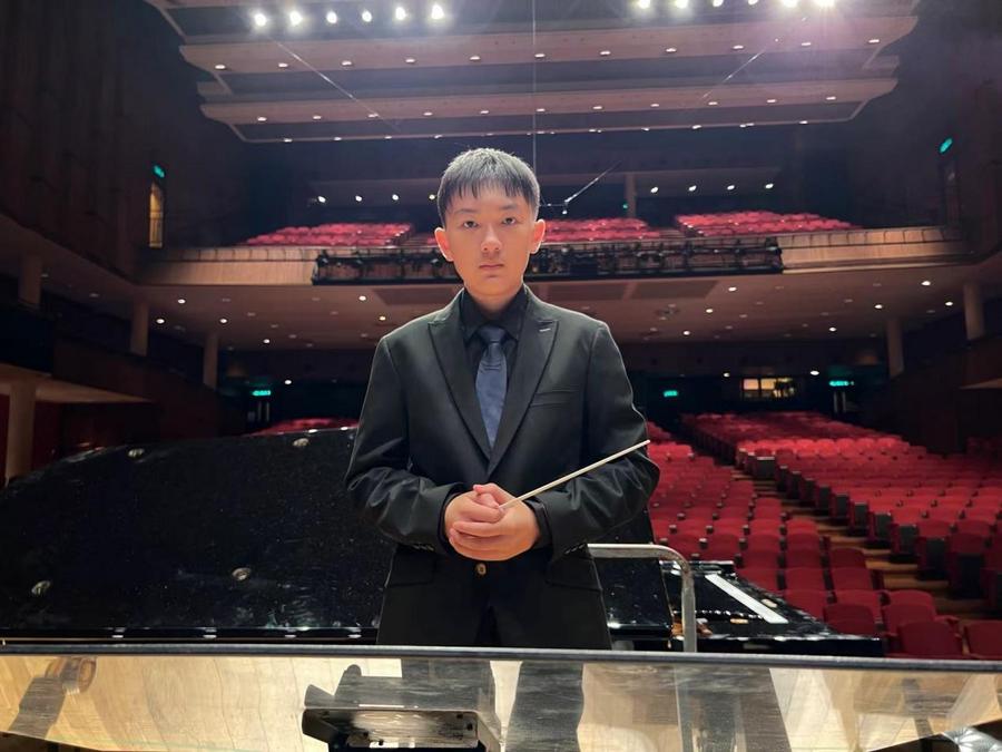 少年指挥廖偲楷执棒湾区爱乐香港乐团，为新中国成立75周年华诞献礼！