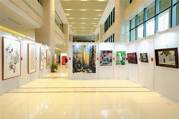 青羊区、崇州市庆祝中华人民共和国成立75周年视觉艺术佳作展开展