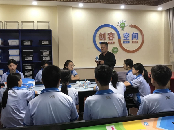 临城县第二中学开展机器人科普活动